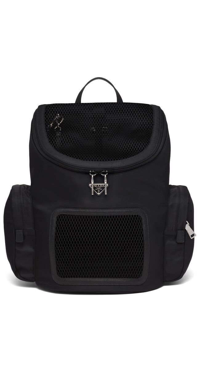 Mochila em Re-nylon e pele Saffiano, € 1980, Prada.