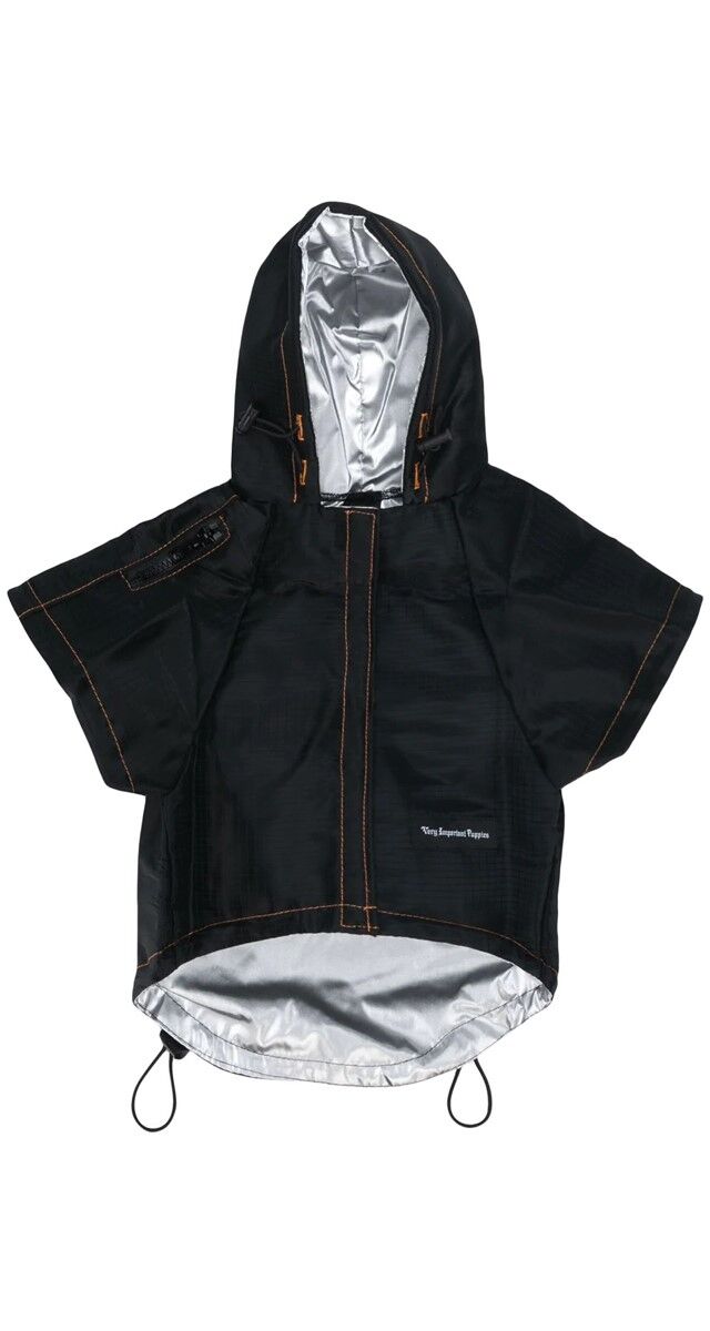 Casaco impermeável, € 290, Heron Preston.