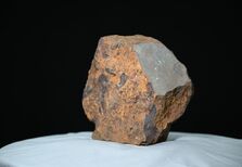 Estes objetos caíram do céu e agora valem fortunas