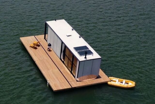 2021-02-04_13_02_31 Airbnb Instagram 2.JPG