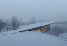 Arquiteto japonês desenha uma biblioteca que se funde com a Natureza
