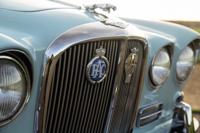 Jaguar 420