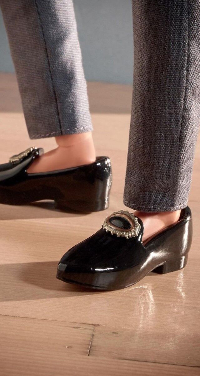 Boneco Ken, Manolo Blahnik x Ken ©Instagram barbiestyle