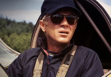 Quer parecer uma estrela de cinema? Use os icónicos óculos de sol de Steve McQueen