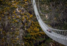 A maior ponte suspensa do mundo fica em Portugal e já pode ser atravessada