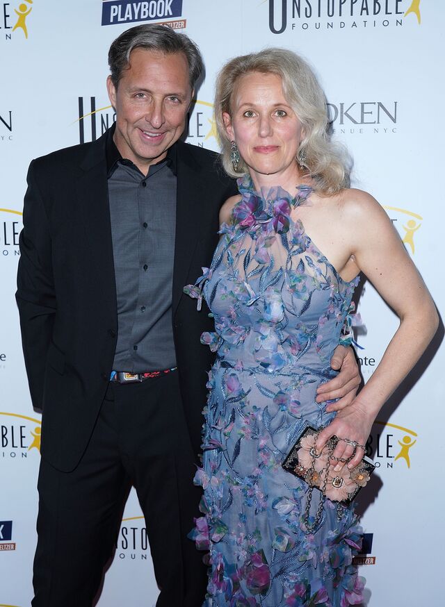 Com a mulher, Lana Asprey num evento em 2018 em Beverly Hills, Califórnia