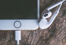 Porque nunca devemos pedir um cabo de iPhone emprestado 