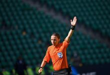 Quem é Stéphanie Frappart, a primeira mulher a arbitrar um jogo do Euro