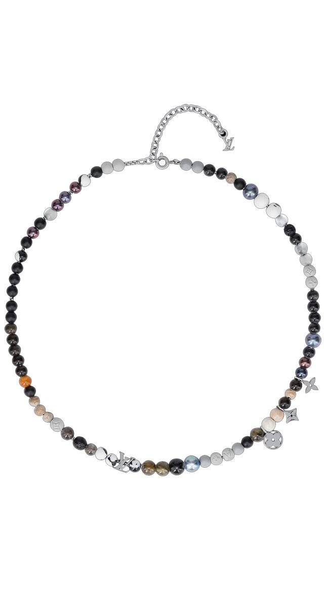 Colar LV Beads em metal com contas em opala, cristal de rocha e resina, € 750, Louis Vuitton.