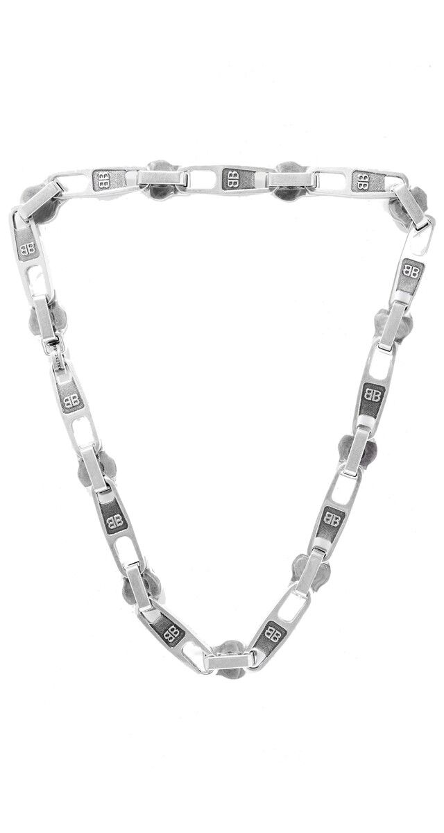 Colar em metal, € 650, Balenciaga.