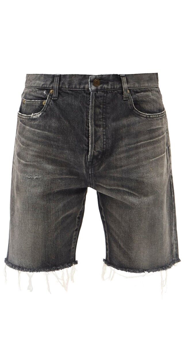 Calções em ganga, € 590, Saint Laurent.