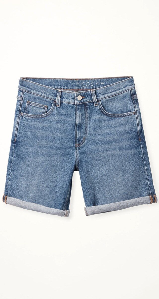 Calções em ganga de algodão orgânico, € 59, Cos.