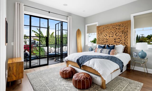 O quarto da casa da atriz Margot Robbie