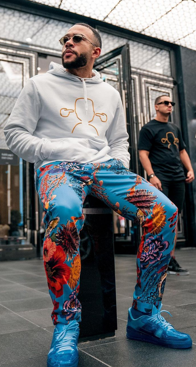 A Moda faz parte da vida do holandês, Memphis Depay, que até criou a sua própria marca e tem como lema qualquer coisa como “Amem ou odeiem, eu não vou mudar!”