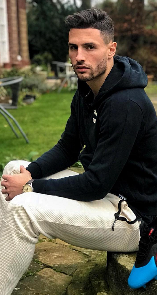 O suíço, Fabian Schaer, combina a diplomacia alpina com as peças mais casual e desportivas. 