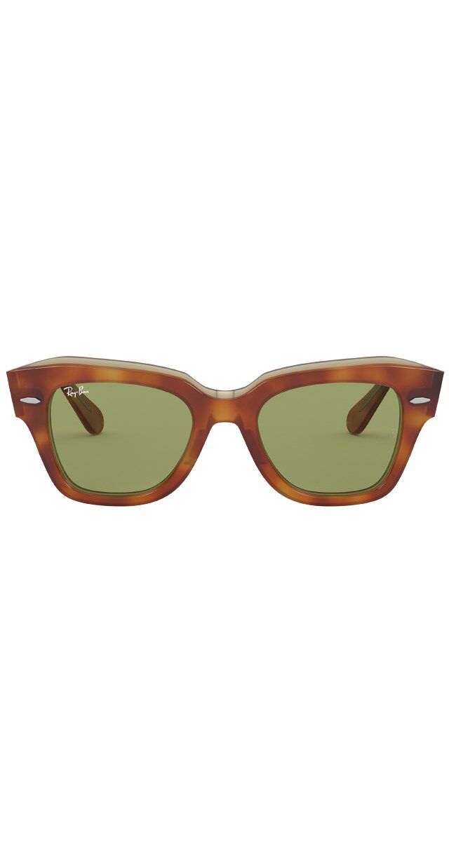 Clássico – Óculos de sol com armação em acetato, € 165, Ray Ban.