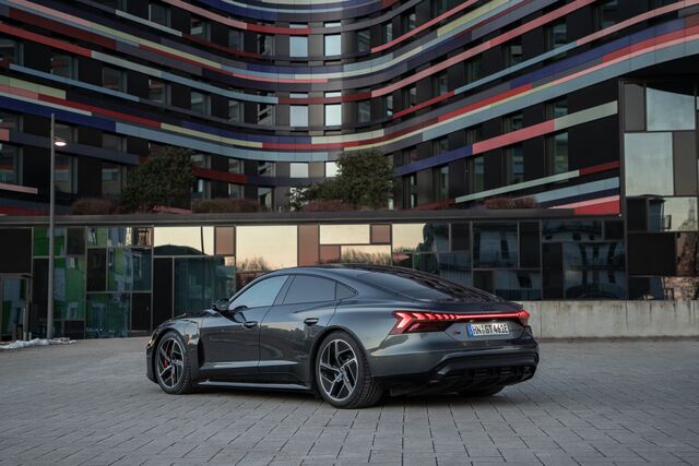 AUDI e-tron GT, 476 cv, autonomia 452 a 487 km, preço desde €106 618