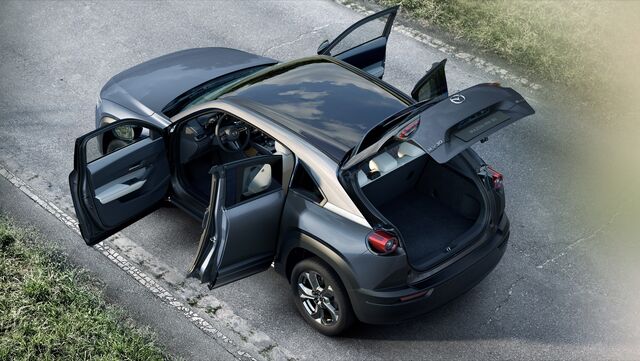 Mazda MX-30, 143 cv, autonomia 200 km, preço desde €36 240