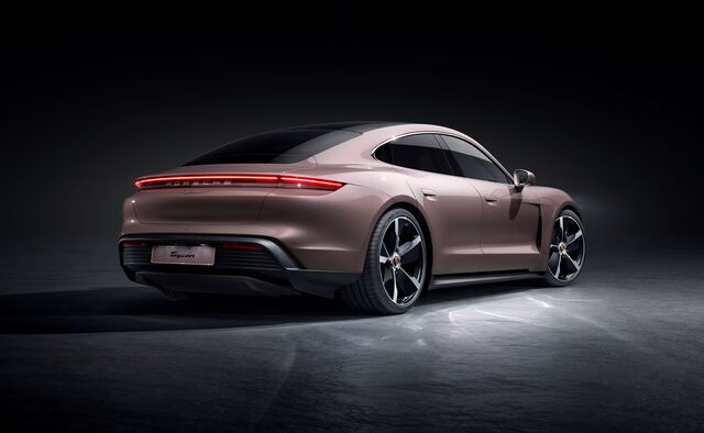 Porsche Taycan, 408 cv, autonomia 354 a 431 km, preço desde €87 127