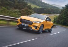 A Ford criou um novo perfume a cheirar a gasolina... para um elétrico