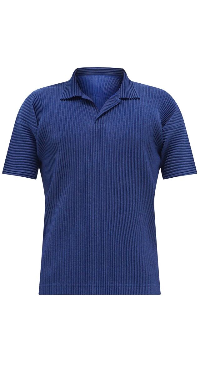 Polo plissado, € 265, Homme Plissé Issey Miyake.