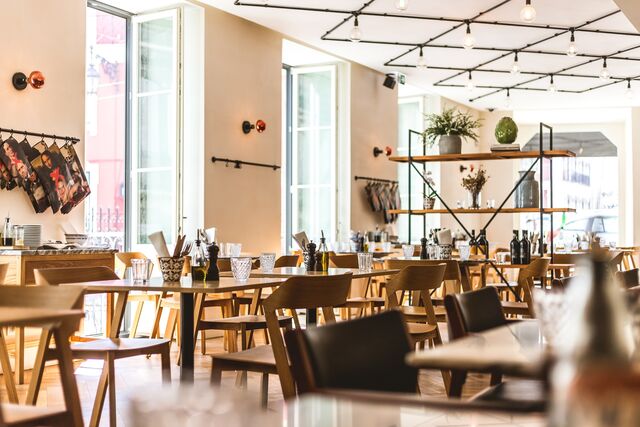 O interior do restaurante Mano a Mano.