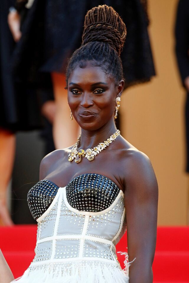 A atriz Jodie Turner-Smith foi vítima de roubo de joias em Cannes.