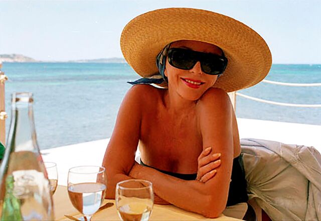 Joan Collins, 1985