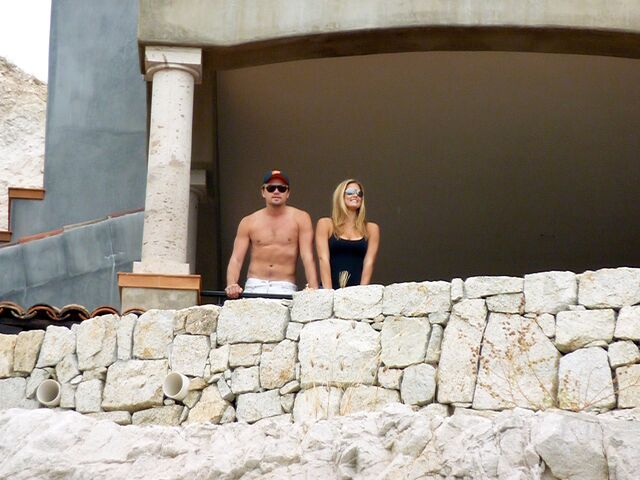 Leonardo DiCaprio e Bar Refaeli em Cabo San Lucas, Mexico, 2010.