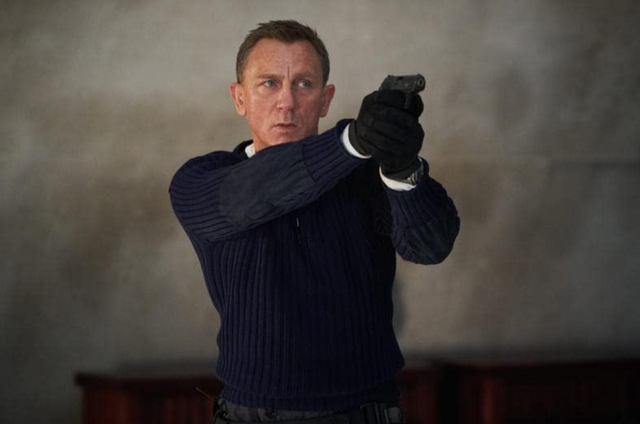 Daniel Craig nas filmagens de`007 - No time to die´ (2021).