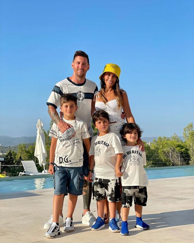 Messi com a família em Ibiza, Espanha.