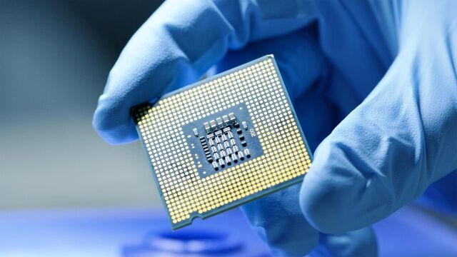 Segundo a BBC, a indústria dos ‘chips’ – a maioria menor que uma moeda de 5 cêntimos – vale atualmente cerca de 500 mil milhões de dólares