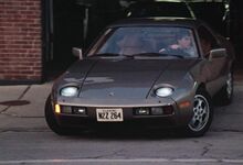 Porsche 928 conduzido por Tom Cruise leiloado por quase 2 milhões de dólares