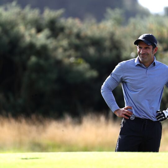 A rotina e a dieta de Luís Figo para ter abdominais aos 48 anos