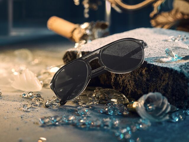 El Professor Sergio, €270, Persol x La Casa de Papel
