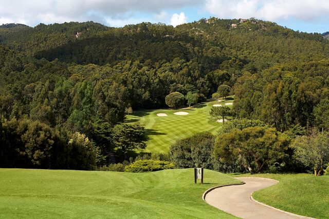 Circuito de golfe no Penha Longa Resort.