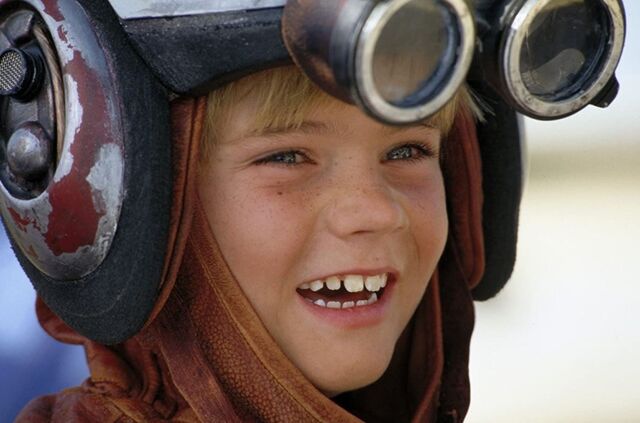 Jake Lloyd nas filmagens de 'Star Wars: A Ameaça Fantasma' (1999).