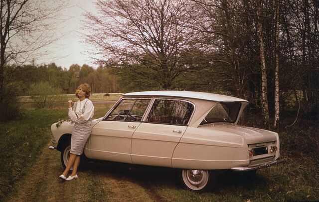 Imaagem de um Citroen Ami 6 de 1961.