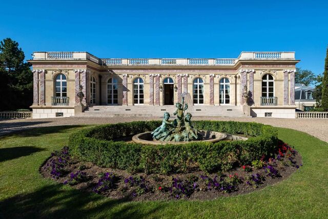 A fachada do Palais Rose.