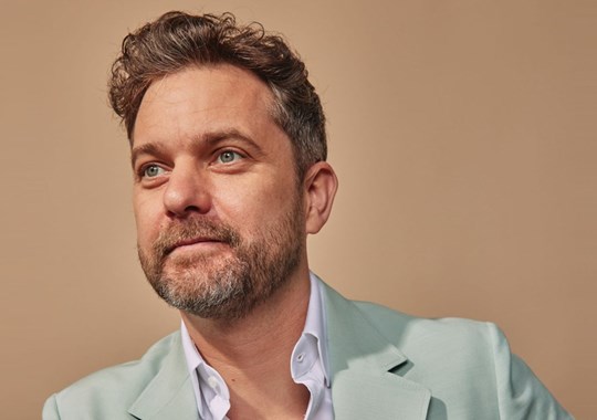 Joshua Jackson. A morte fica-lhe tão bem