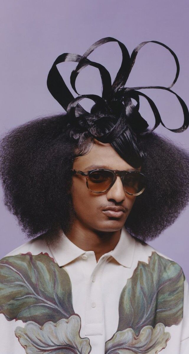 Campanha JW Anderson x Persol fotografada por Tyler Mitchell