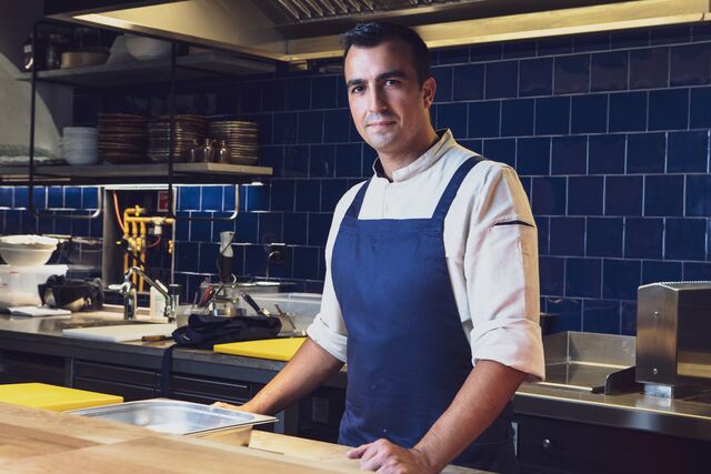 Chef João Sá de 35 anos, tem quase 20 de experiência na restauração tendo passado por espaços emblemáticos como a Bica do Sapato ou o 100 Maneiras