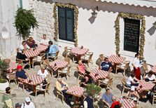 Da Ásia à Europa. 5 destinos de sonho que estão abertos a viajantes totalmente vacinados