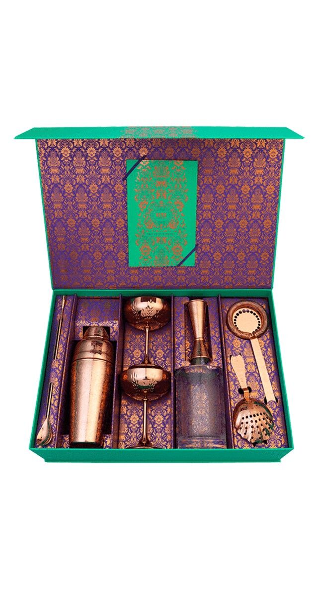 Caixa Deluxe Martini com Jigger, coador Julep, copo de mistura, colher de bar, shaker, coador Hawthorn e dois copos de cocktail banhados a cobre, € 229, Absolut Elix