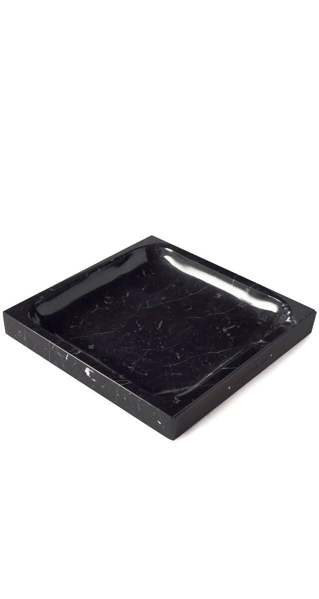 Cinzeiro em mármore e pele, € 960, Berluti