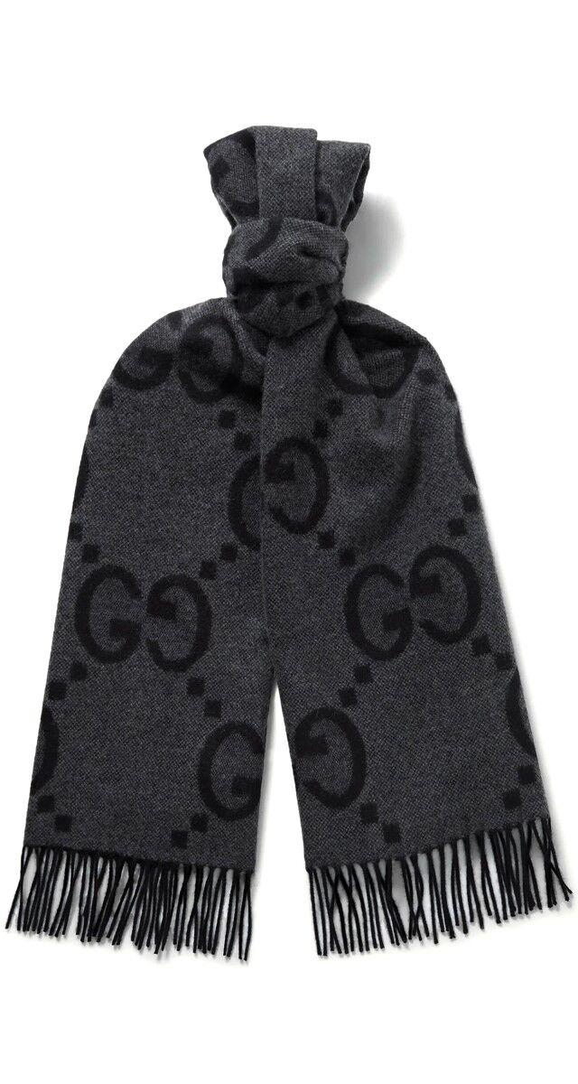 Cachecol em jacquard de caxemira, € 670, Gucci