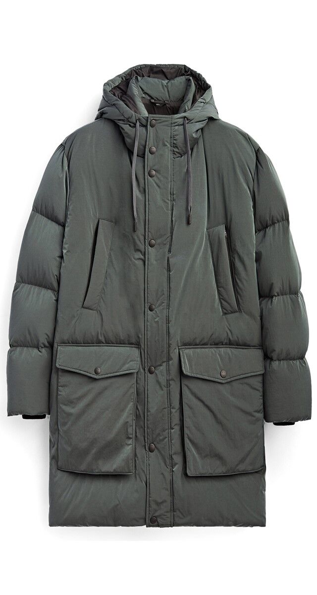 Casaco acolchoado com penas, €199, Massimo Dutti