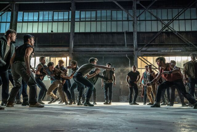 Jets e sharks em West Side Story (2021)