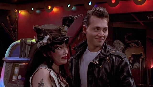 Johnny Depp e Susan Tyrrell em 'Cry-Baby' (1990)