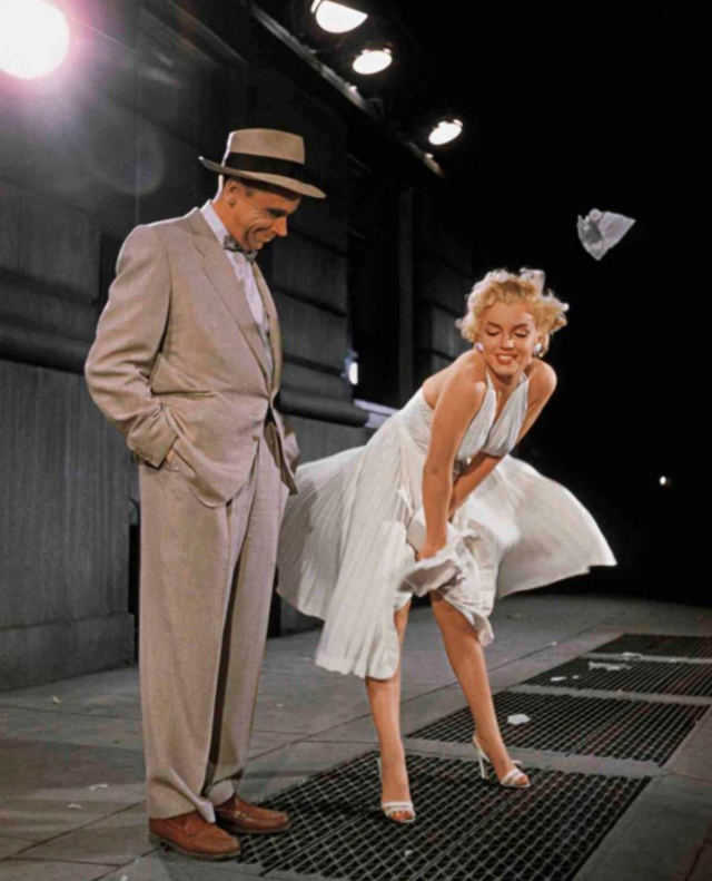 Marilyn Monroe e Tom Ewell no filme 'O Pecado Mora ao Lado (1955)